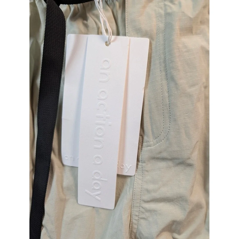 An Action A Day Tapered Utility Cargo Pants Off White Ripstop Cropped L Gorpcore